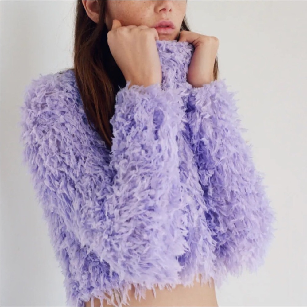 Zara Feather effect sweatshirt ✨SOLD✨